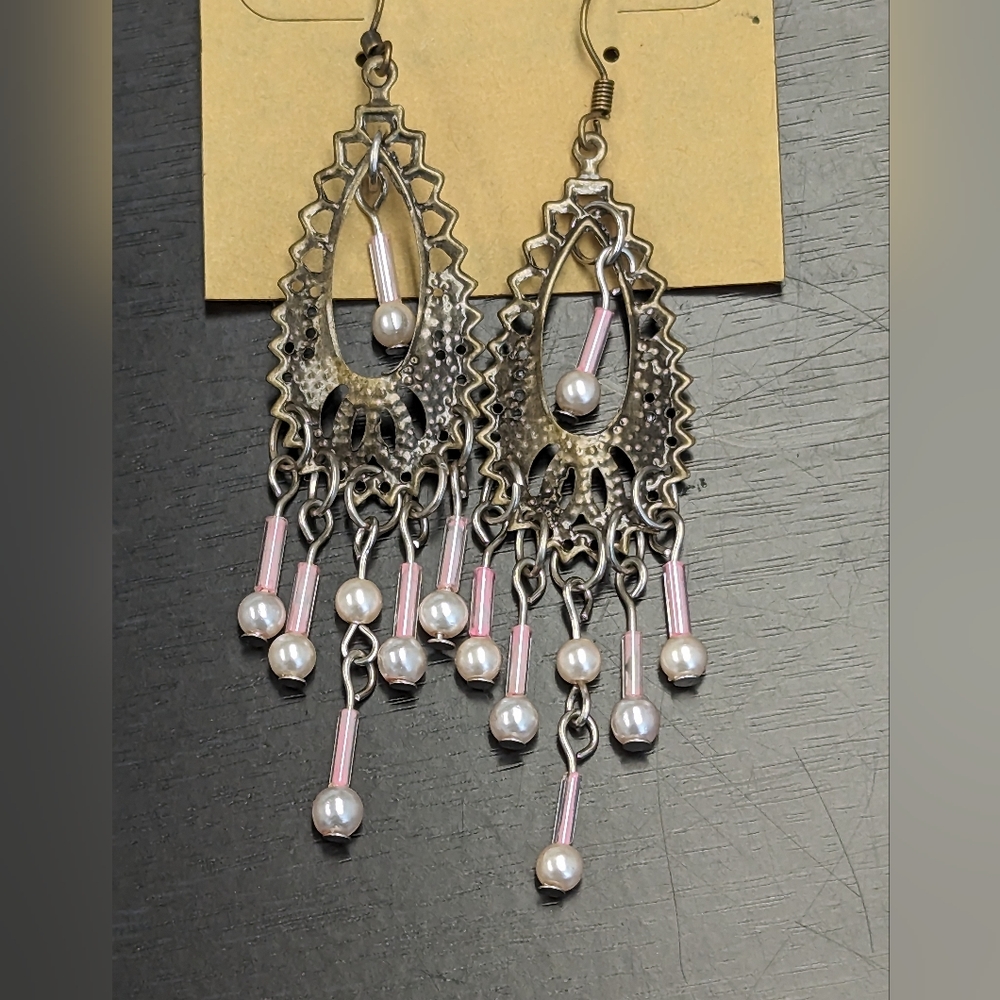 Dangle beaded earrings - Picture 3 of 5